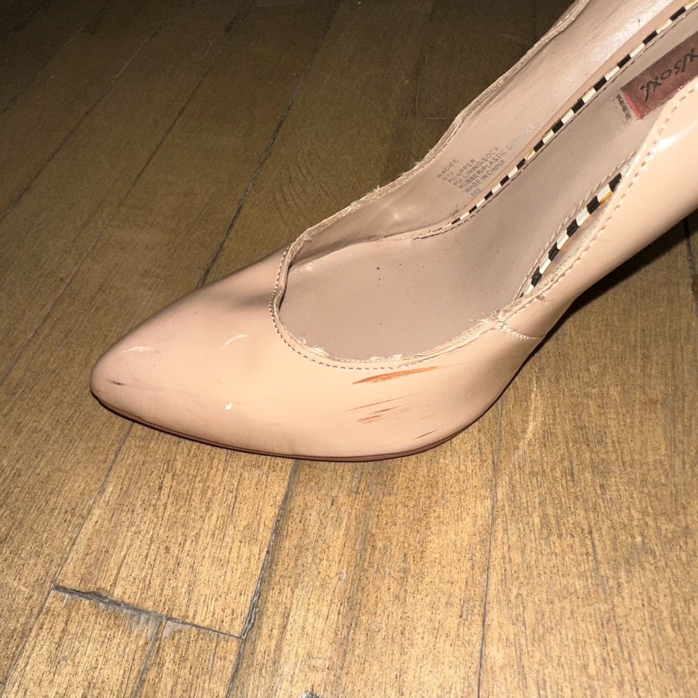 Betsey Johnson Stiletto Pumps Women's 9.5 Pink PU Leather High Heels Pointed Toe - Picture 10 of 10